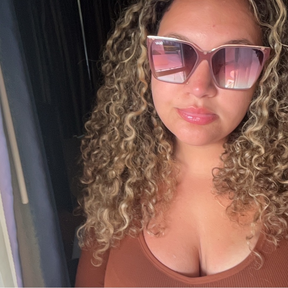 Meet your Posher, Ashley